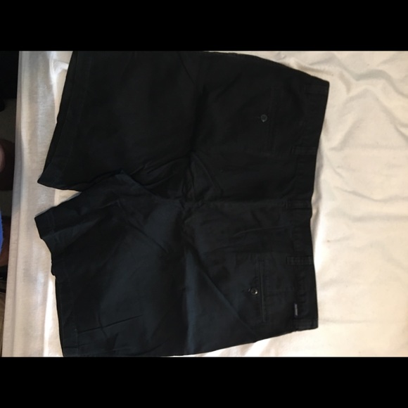 Dockers shorts in black, EUC, W44. - Picture 5 of 6